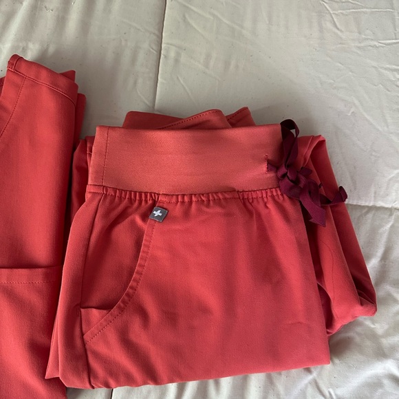 FIG SCRUB SET 🧡 - Picture 3 of 4